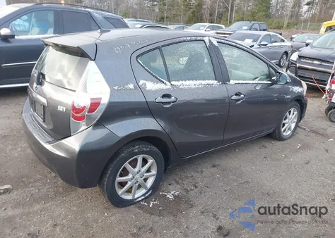 2012 Toyota Prius C Three из США, поврежденный, VIN JTDKDTB34C1018358